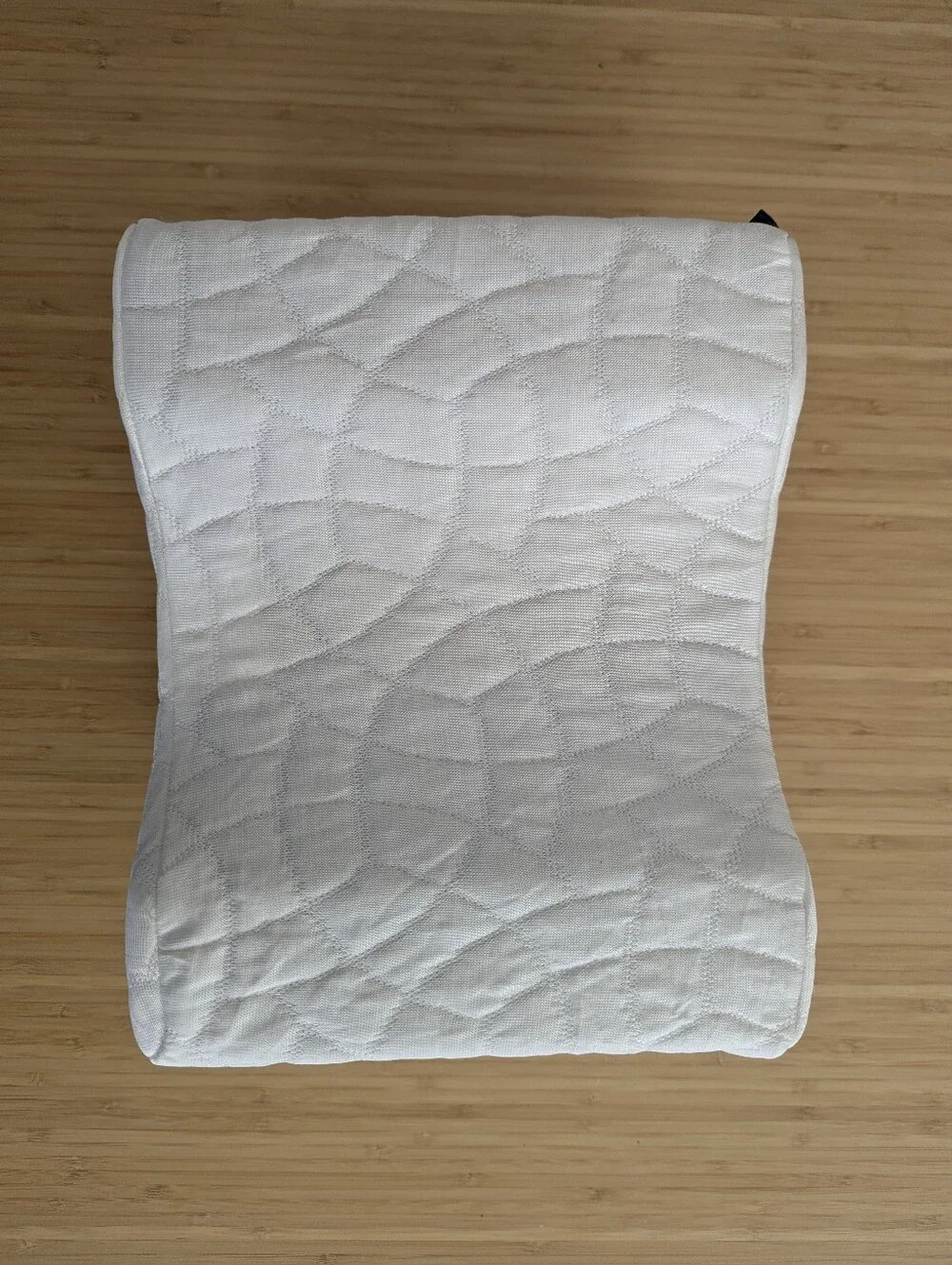 Luna Quilted Memory foam knee pillow